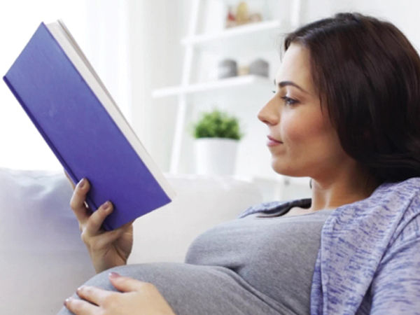 Bà bầu nên đọc sách gì cho thai nhi nghe? Mẹ bầu nên đọc sách gì?