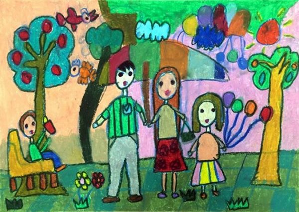 Vẽ tranh sinh hoạt đơn giản: Vẽ tranh sinh hoạt đơn giản giúp con trẻ trau dồi kỹ năng vẽ và phát triển tư duy sáng tạo. Hình ảnh về cuộc sống quen thuộc, như nấu ăn, lau nhà hay trồng cây, sẽ giúp trẻ hiểu rõ hơn về cuộc sống hàng ngày của gia đình và xã hội.