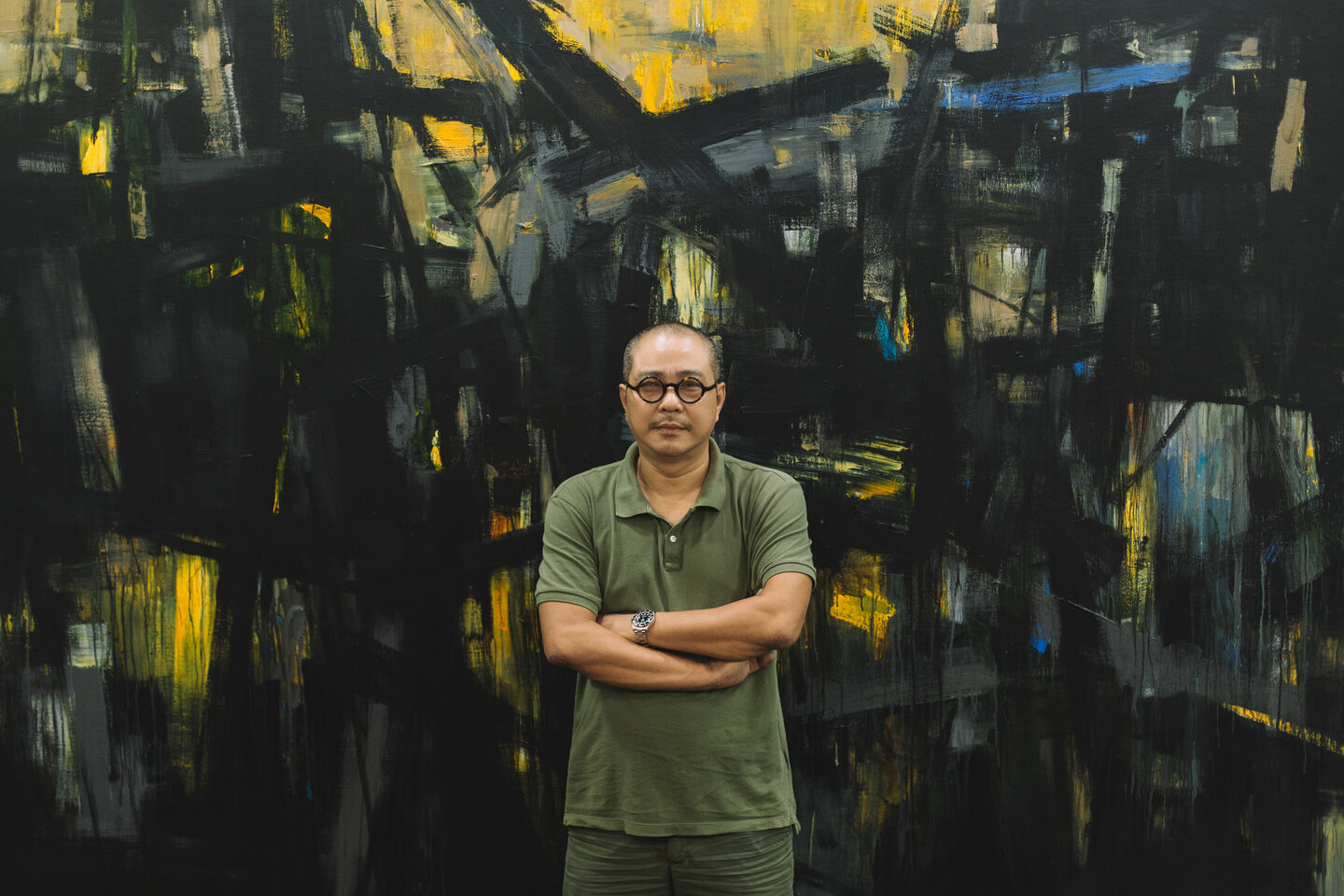 Tranh họa sĩ Phạm An Hải không nghiêng hẳn về tông màu nóng hay lạnh, mà khéo léo hòa quyện chúng như một bản nhạc du dương