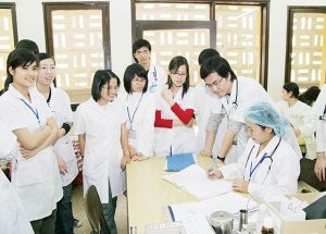 Y sĩ đa khoa có được học lên Bác sĩ không? Điều kiện là gì?